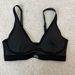 ALO Yoga Black Triangle Bra